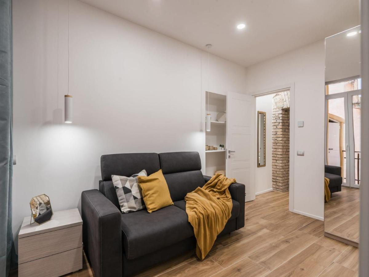 The Best Rent - Modern Three-Bedroom Apartment A Few Steps From The Colosseum Exterior foto