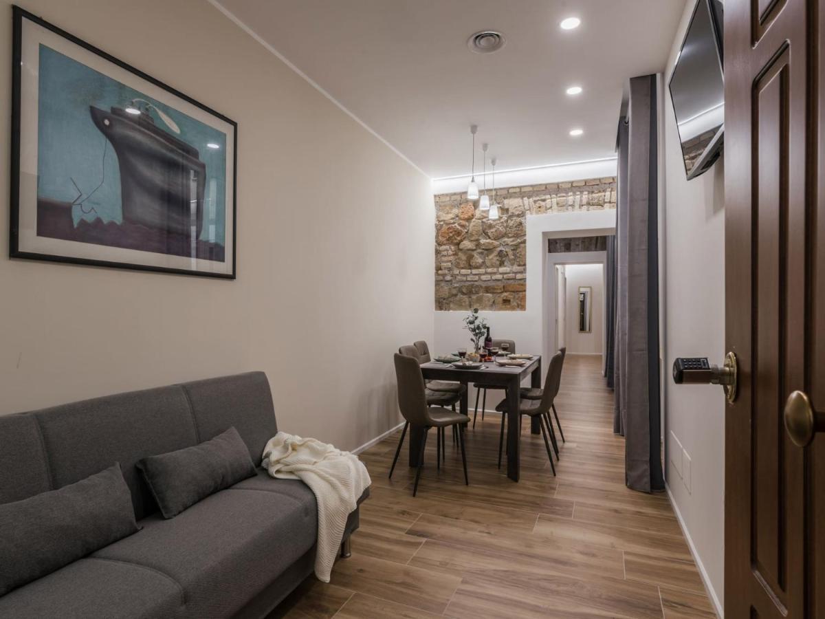The Best Rent - Modern Three-Bedroom Apartment A Few Steps From The Colosseum Exterior foto